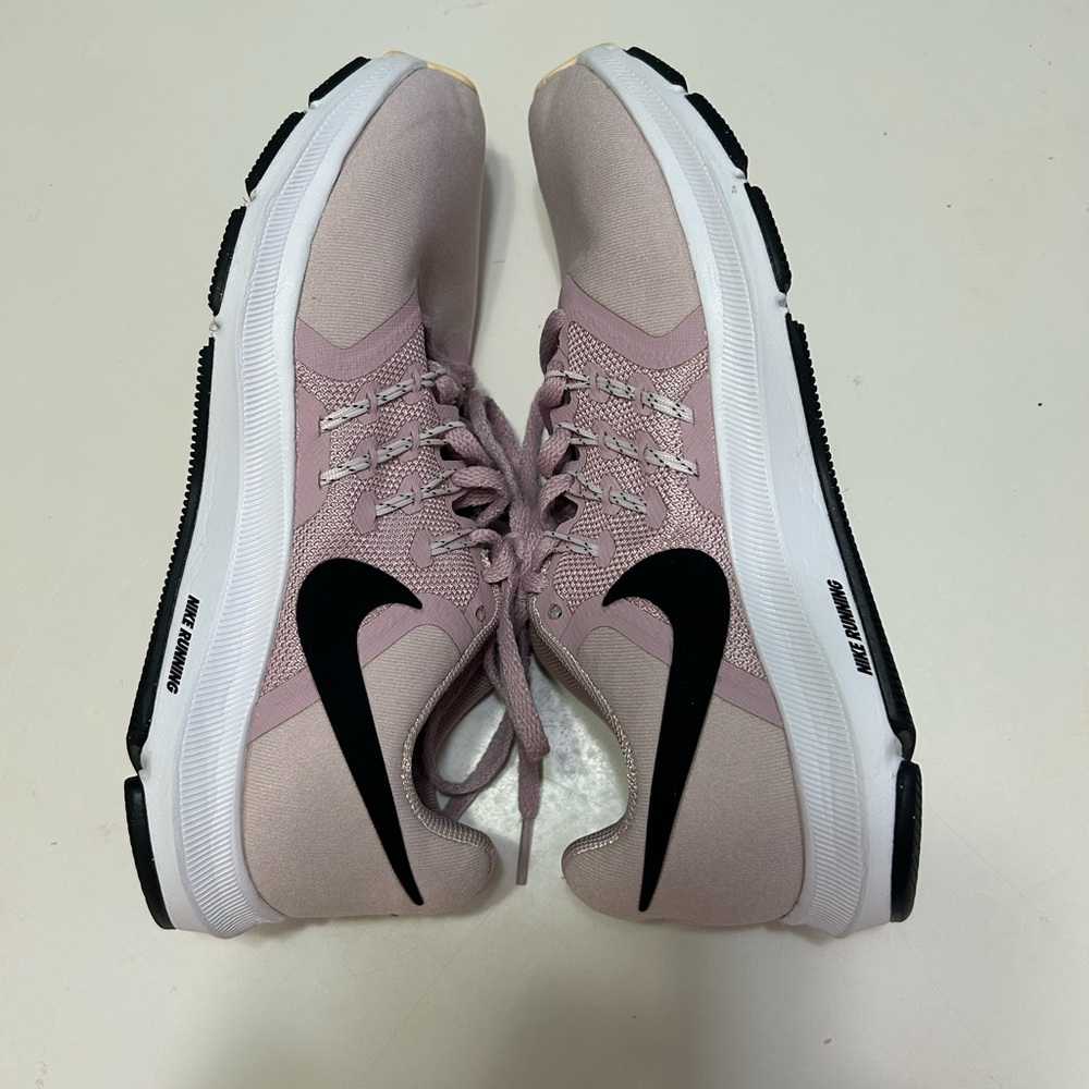 Nike Run Swift plum/lavender running sneakers size US 7.5